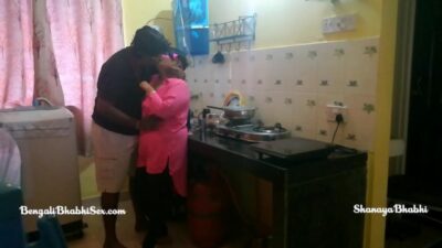 big ass bengali bhabhi having hardsexx in kitchen
