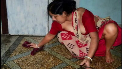 Desi Big boobs maid xxx fucking with house owner